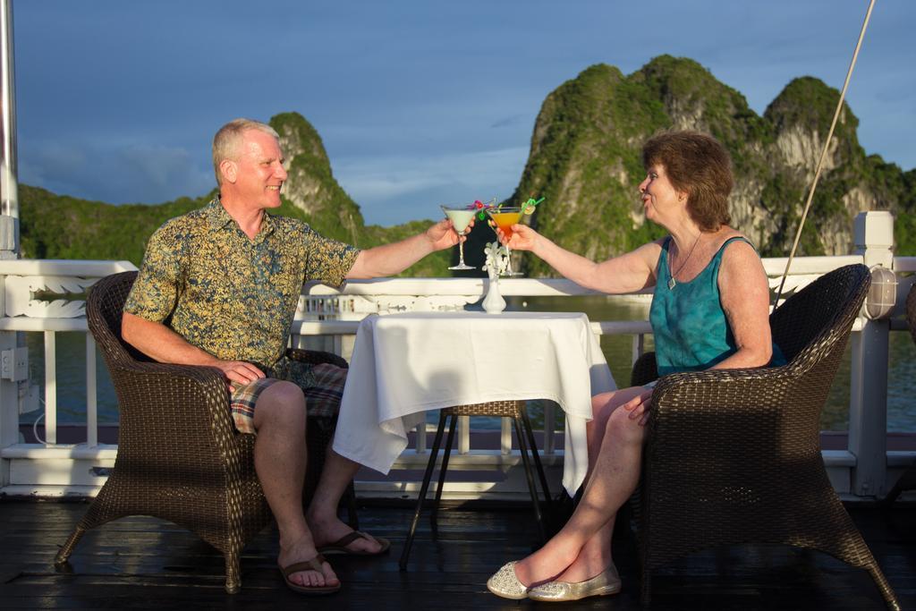Syrena Cruises Hotel Ha Long Exterior photo