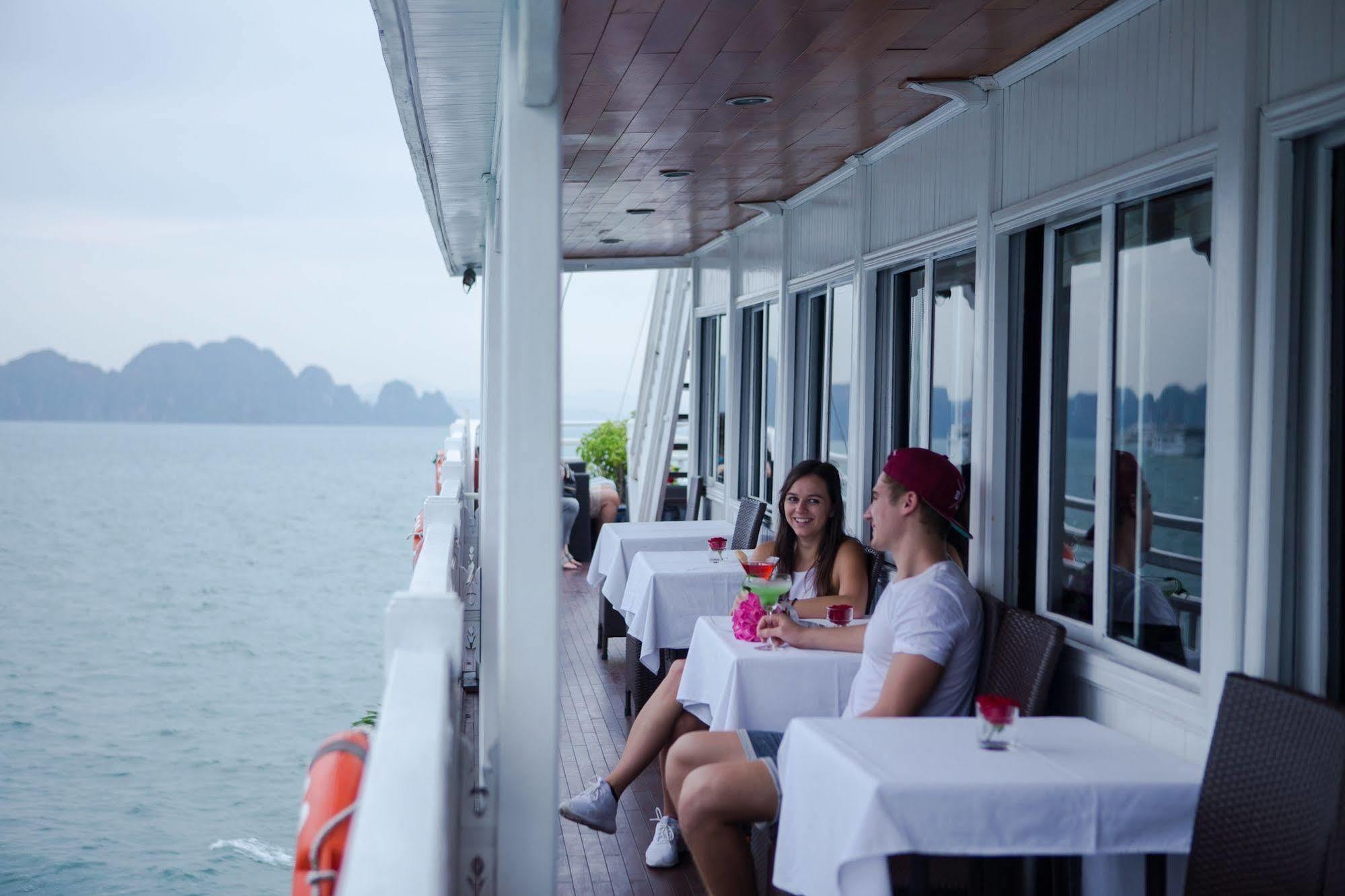 Syrena Cruises Hotel Ha Long Exterior photo