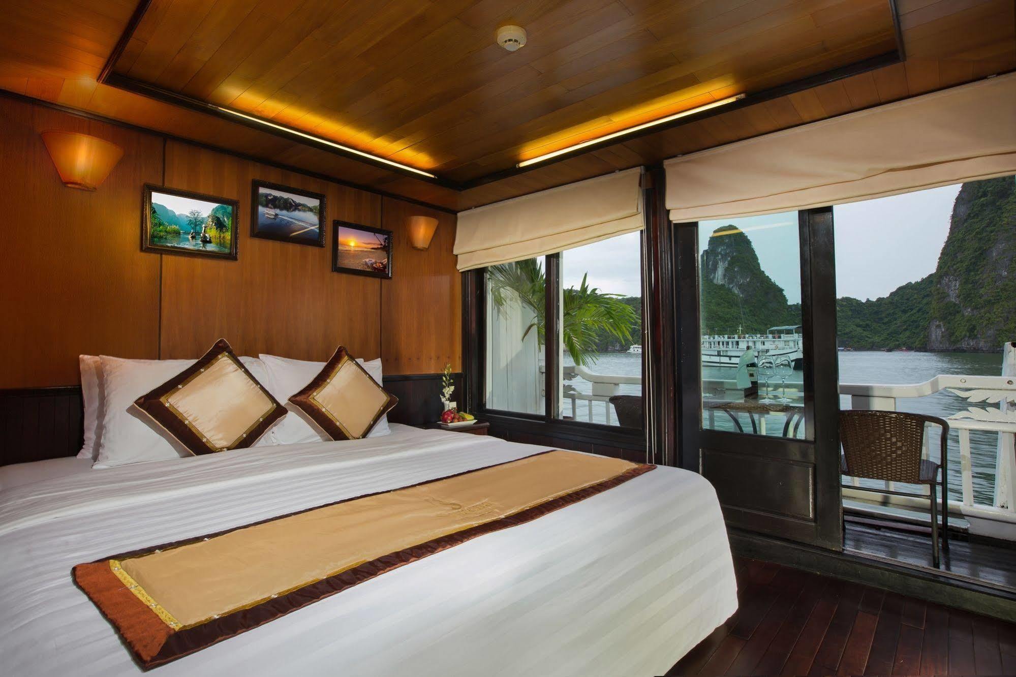Syrena Cruises Hotel Ha Long Exterior photo