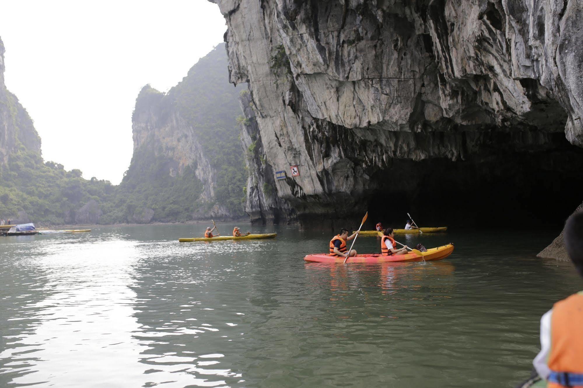 Syrena Cruises Hotel Ha Long Exterior photo